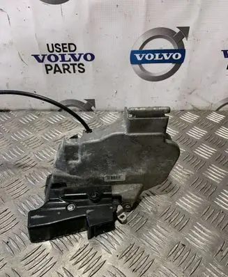 Volvo V50 Front door lock 30753661