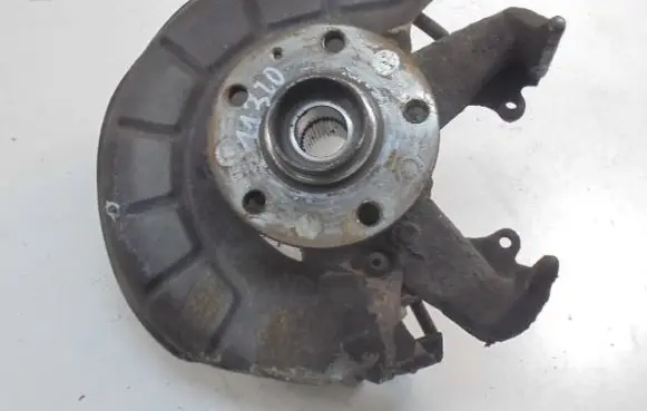 Front wheel hub spindle knuckle