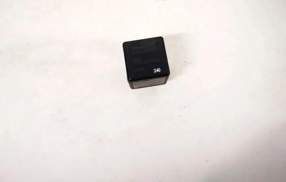 Opel Vectra B Other relay 90464760 v23134-k52-x220