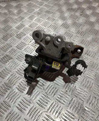 Toyota Auris E180 Engine mount vacuum valve PK15979