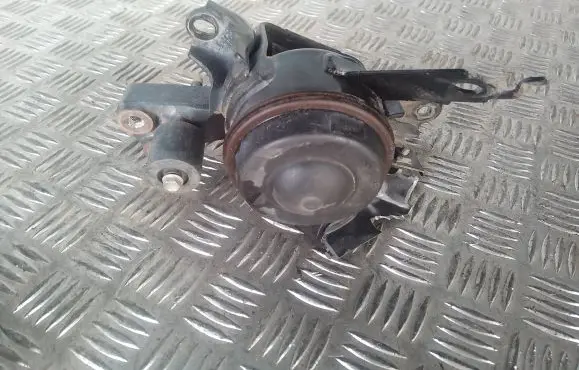 Toyota Yaris Engine mount bracket FCD500