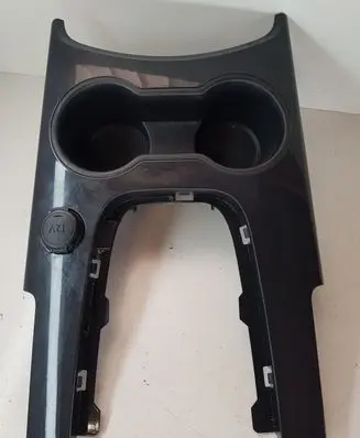 Cup holder front