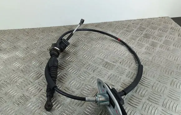 Gear shift cable linkage