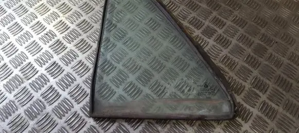 Hyundai Sonata Rear vent window glass 