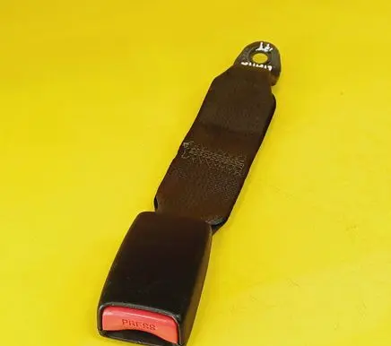 Suzuki Liana Rear seatbelt buckle