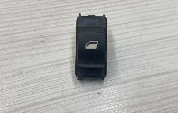Peugeot 2008 II Electric window control switch 98044803ZD