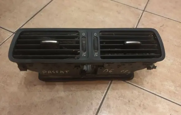 Volkswagen PASSAT B6 Dash center air vent grill 3C1819728F P0108668 70024386