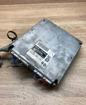 Toyota Corolla Verso E121 Engine control unit/module ECU 1758605211