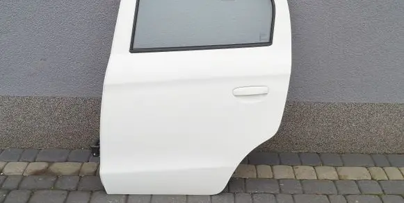 Mitsubishi Space Star Rear door 