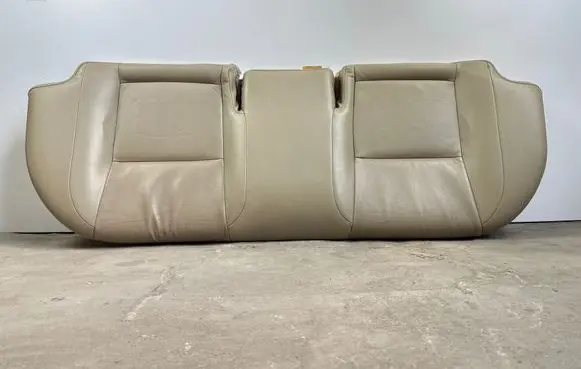 Toyota Prius (XW20) Rear seat
