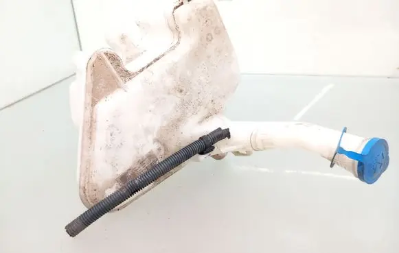 Toyota Yaris Windshield washer fluid reservoir/tank 853100D060
