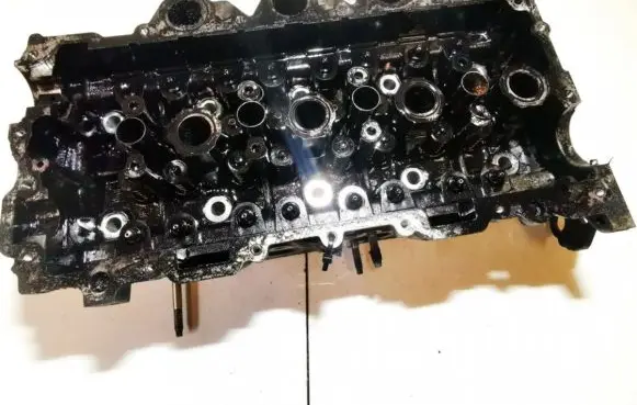 Peugeot 407 Engine head 9651517110 t162pc