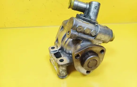 Mercedes-Benz E W211 Power steering pump A0044661201