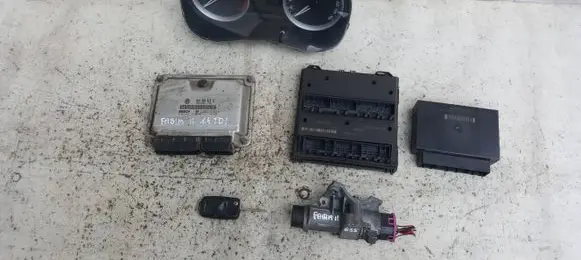 Skoda Fabia Mk2 (5J) Engine control unit/module 045906019CE