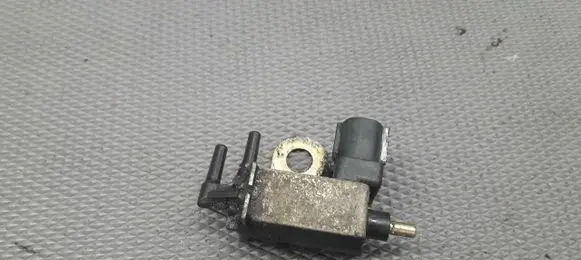 Toyota Carina T210 Valve vacuum 