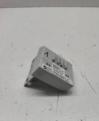 BMW 5 E39 Yaw turn rate sensor 6923215 65756923215 55892110