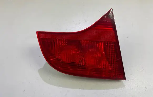 Audi A4 S4 B7 8E 8H Tailgate rear/tail lights 8E9945093 484501 ULO749001