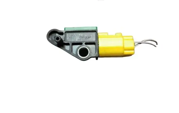 Volkswagen PASSAT B7 Airbag deployment crash/impact sensor 8K0973323S