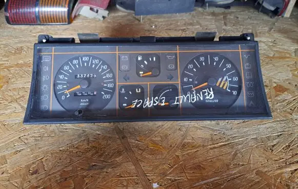 Renault Espace I Speedometer (instrument cluster) 8713510