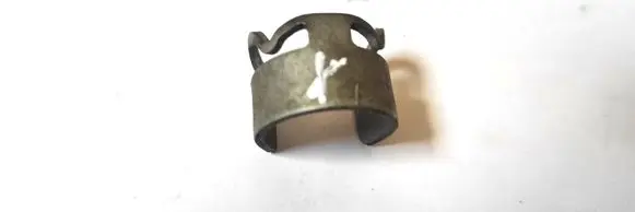 Audi A4 S4 B7 8E 8H Fuel Injector clamp holder