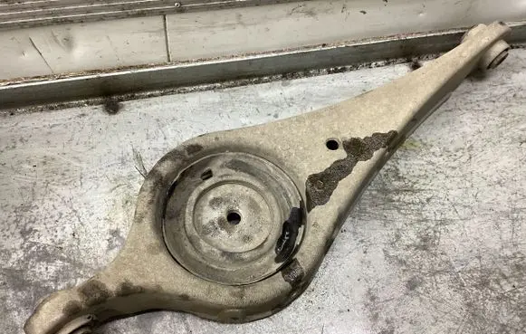 Rear control arm