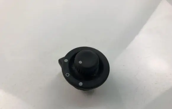 Renault Megane III Wing mirror switch 8200002442B