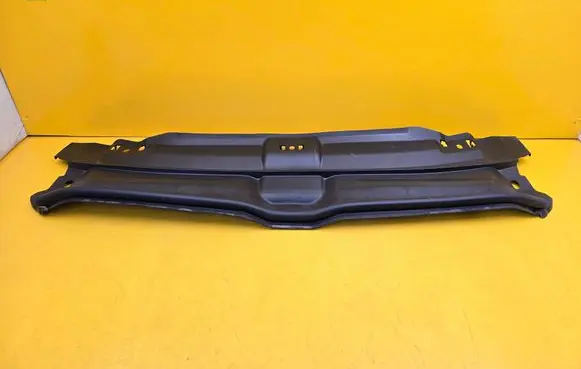 BMW 5 G60 G61 Engine bonnet/hood lock trim molding 5A8F927