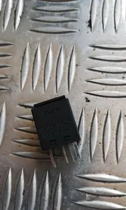 Audi A6 S6 C6 4F Other relay 8z0951253