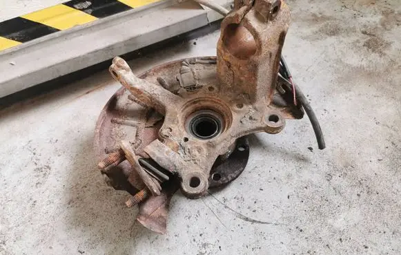 Volkswagen Golf IV Front wheel hub