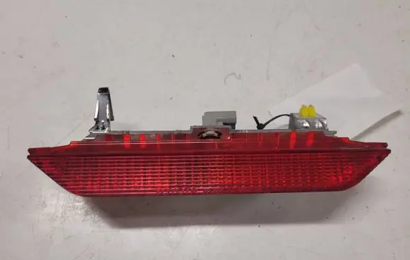 Toyota Yaris Third/center stoplight