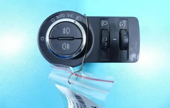 Chevrolet Malibu Light switch 13301752 IMPRK1273955