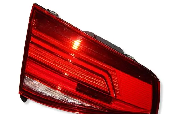 Volkswagen PASSAT B8 Tailgate rear/tail lights 195296