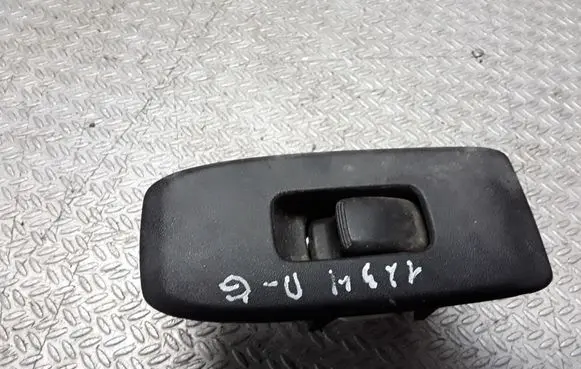 Mitsubishi Pajero Electric window control switch MR445659