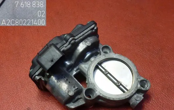 BMW 1 F20 F21 Electric throttle body valve 7618838