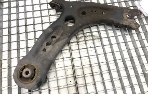 Volkswagen Golf VII Front control arm