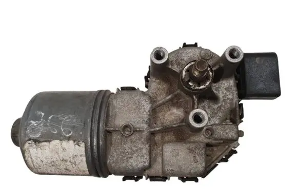 Volkswagen PASSAT B5.5 Wiper motor 3B1955113C 0390241505