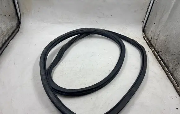 Audi A4 S4 B8 8K Rubber seal rear door 8K5833721