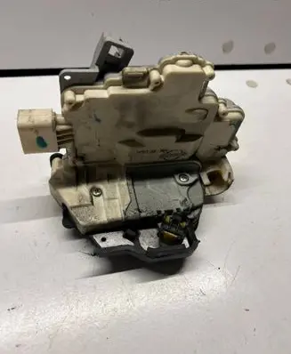Audi A6 S6 C6 4F Front door lock 4F1877015F