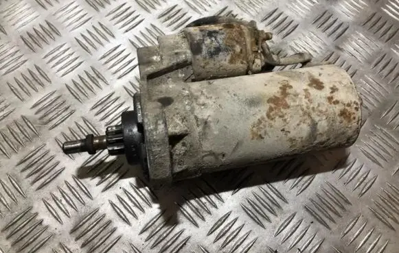 Volkswagen Golf III Starter motor 1005321064