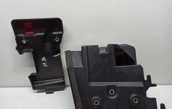 Volvo XC60 Battery box tray 
