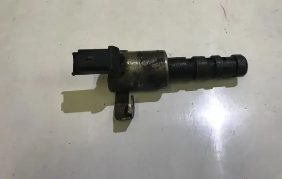 Renault Laguna II Camshaft vanos timing valve 108674