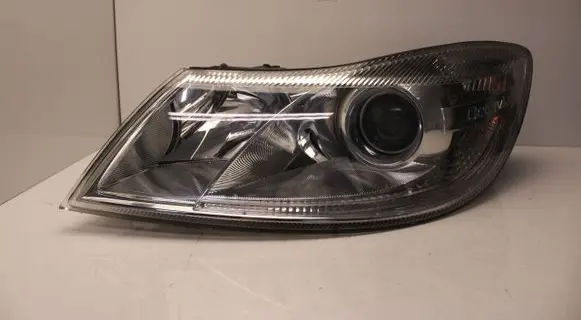 Skoda Octavia Mk2 (1Z) Headlight/headlamp 