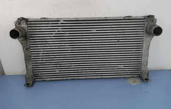 Toyota Avensis T270 Intercooler radiator 179400R040 JD1271003521