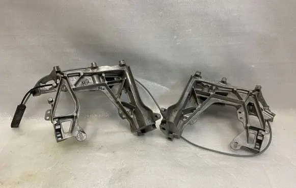 Mercedes-Benz C W205 Headlight/headlamp mounting bracket A2056221600