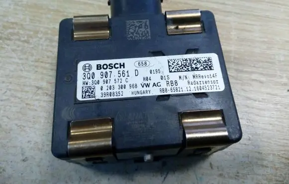 Volkswagen Golf VII Distronic sensor radar 3Q0907561D NE69681