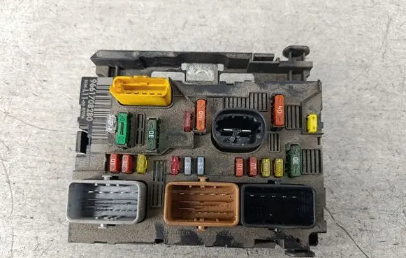 Peugeot 207 BSM Control unit 9661708280DELPHI