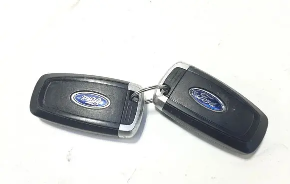 Ford Mondeo MK V Ignition key/card HS7T16K601DC