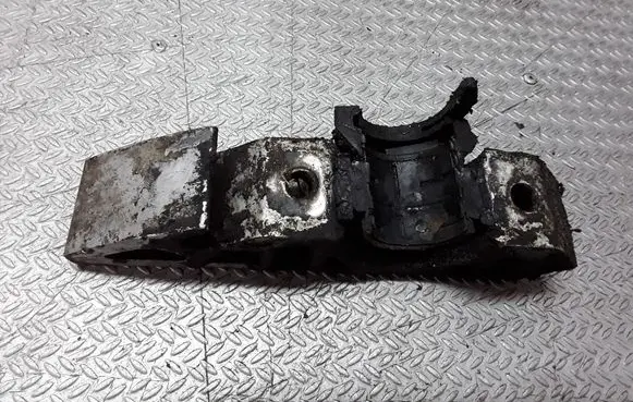Audi Q7 4L Sway bar bush bracket, front 001023377