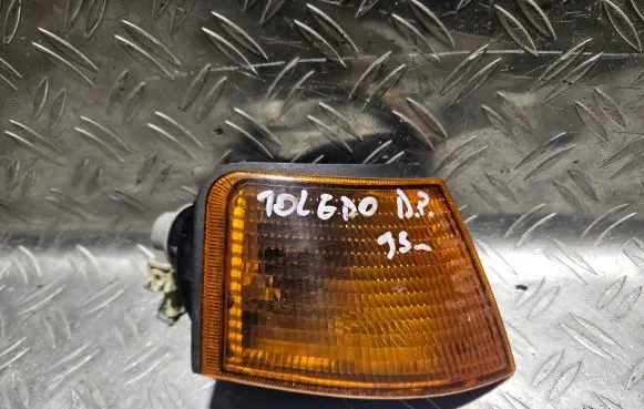 Seat Toledo I (1L) Front indicator light 961592 6R0142796