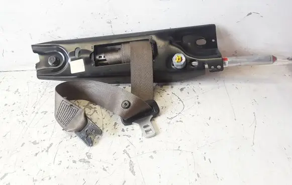 Volvo V70 Front seatbelt 6041213